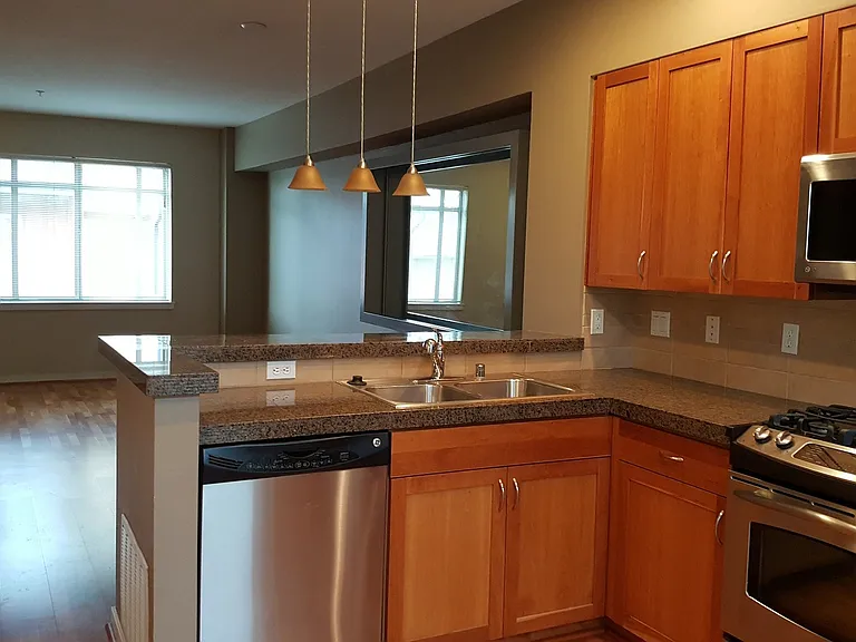 2106 Yakima Ct — Photo 6