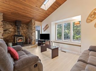(Undisclosed Address), Sunriver, OR 97707