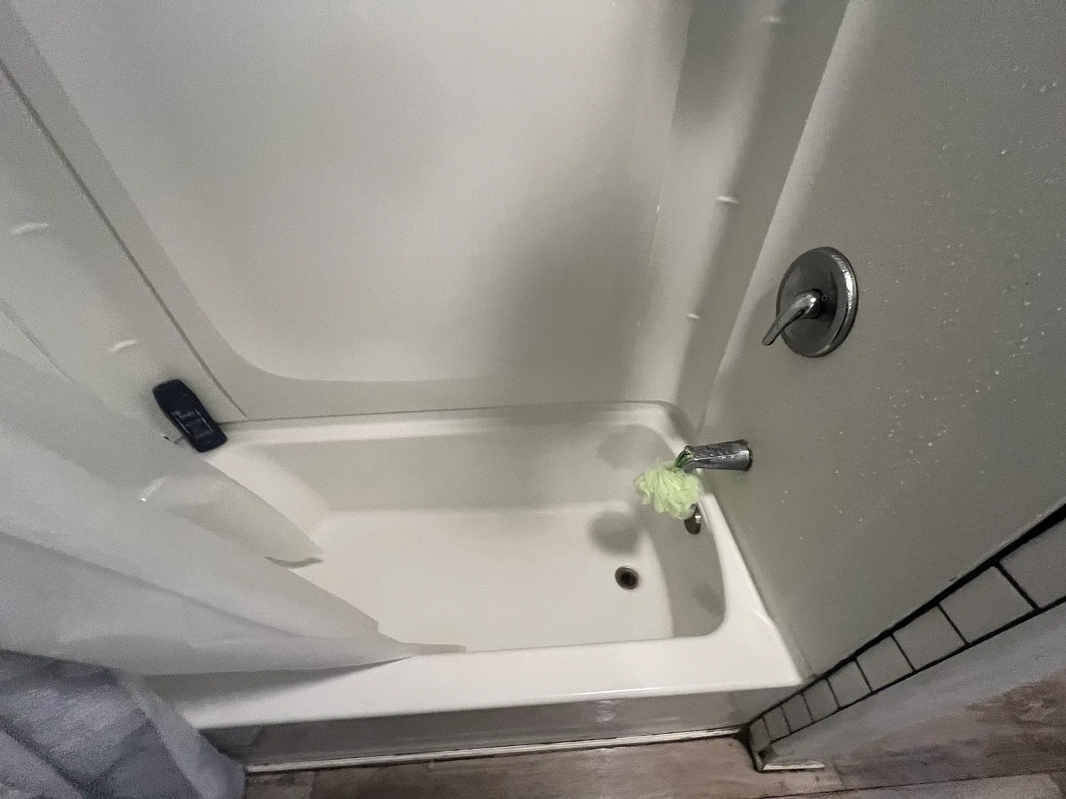 5 bed, 1230 sqft, $800 — Photo 4