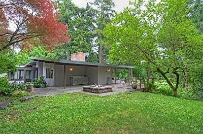 2nd image of 107 Cedar Crest Ln
