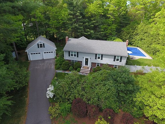 2nd image of 25 Laurie Cir
