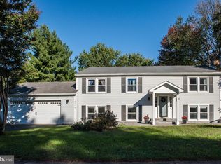 12718 Carlsbad Ct, Herndon, VA 20171
