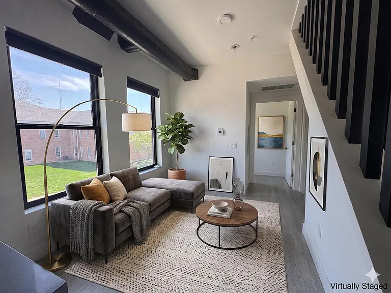 973 E Broad St #4 — Photo 6