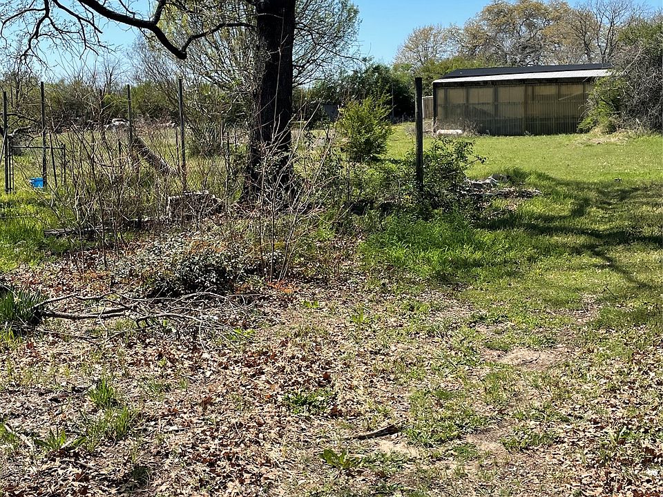 2nd image of 131 Sadie Ln