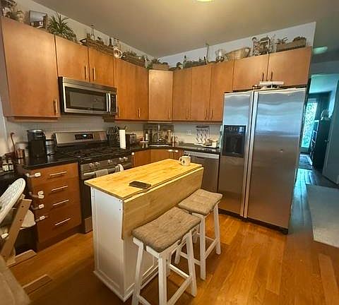 5th image of 322 8th St APT 1