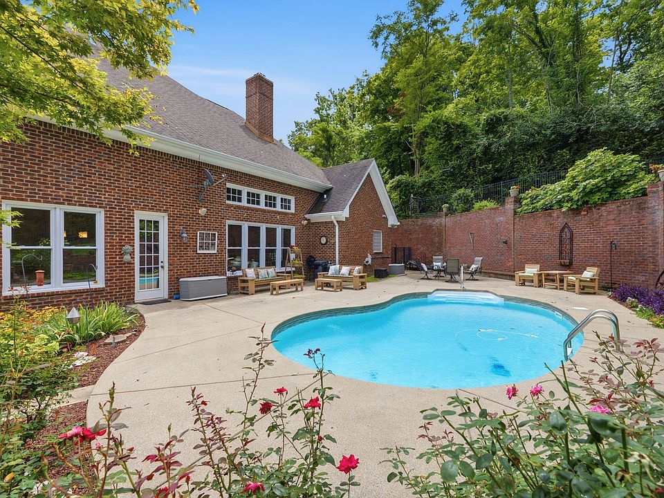 1st image of 417 Sandcastle Rd