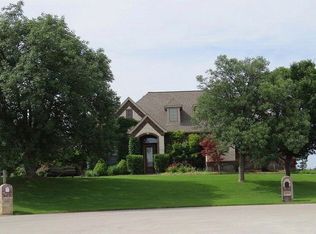 10000 Oak Mill Ct, Fort Worth, TX 76135
