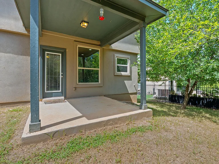 307 Parkside Dr — Photo 31