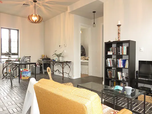 Rented by Rennit Inc. | media 32