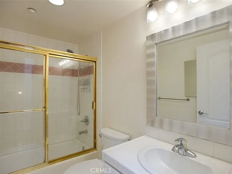 2345 Montrose Ave #5 — Photo 21