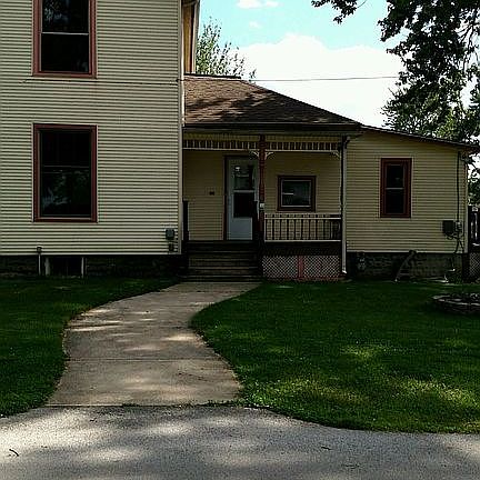 Side porch/entrance