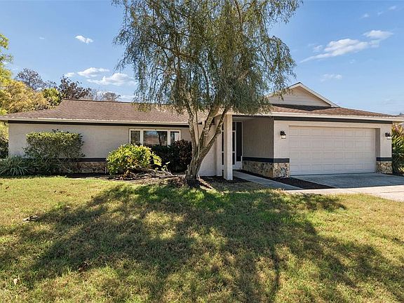 4th image of 9930 Nicklaus Dr