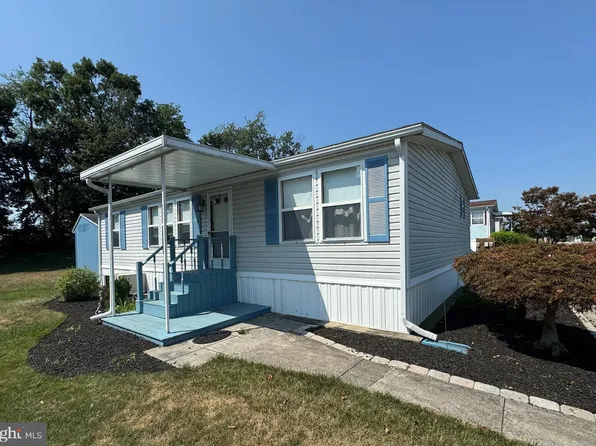 218 Cameo Dr #38, Fayetteville, PA 17222