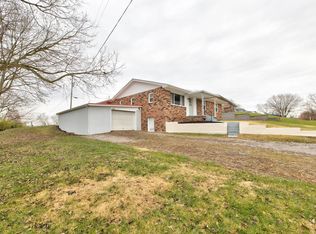 130 Hilltop Dr, Winchester, KY 40391