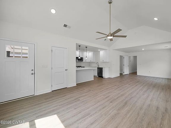 5th image of 307 W King St