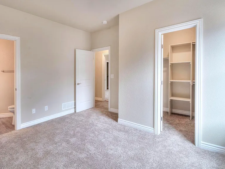 2495 Wheaton Dr — Photo 14