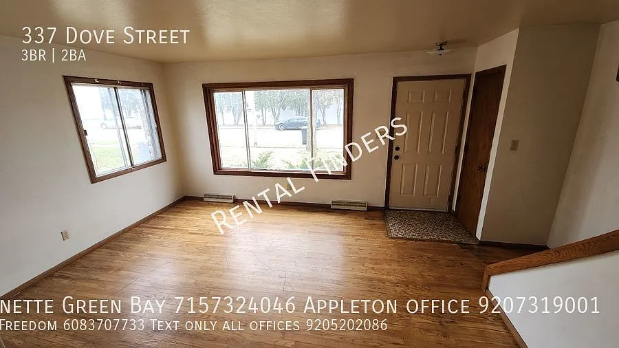 3 bed, 1.5 bath, $1,295 — Photo 2