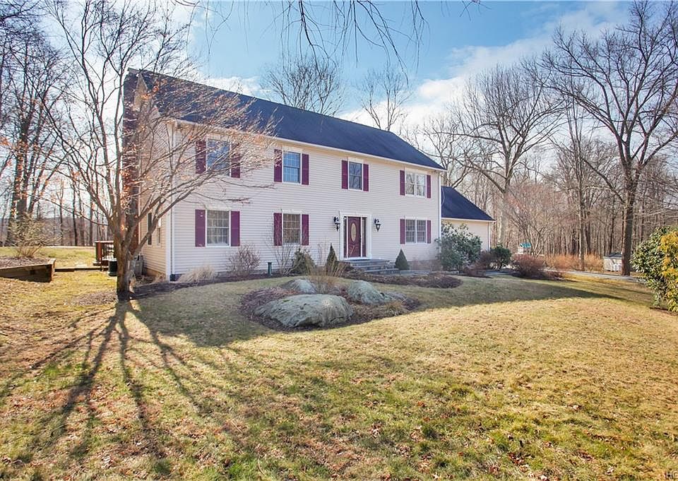 1st image of 26 Bear Berry Ln