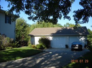 3664 Country View Pl, Salem, IL 62881