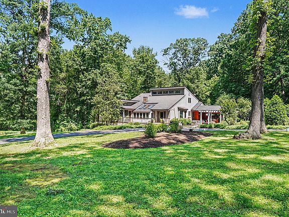 5th image of 1604 Algonquin Ct