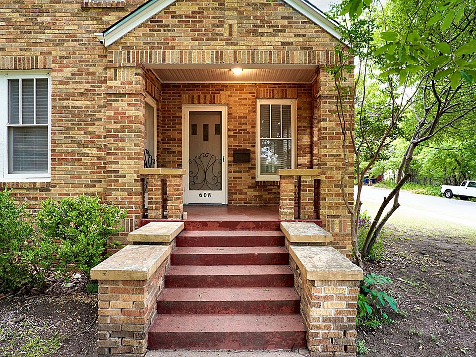 1st image of 608 Carolyn Ave