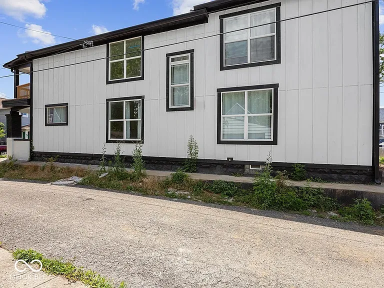66 E Caven St #66 — Photo 15