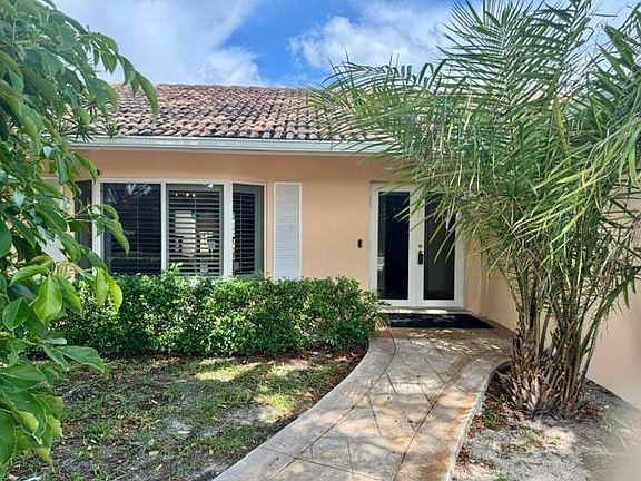 2nd image of 5805 NE 21st Avenue