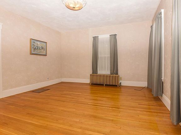 5th image of 166 Oakdale Ave