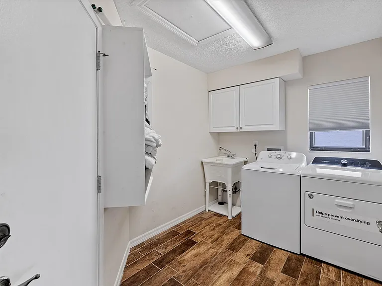 3534 Seaway Dr — Photo 34