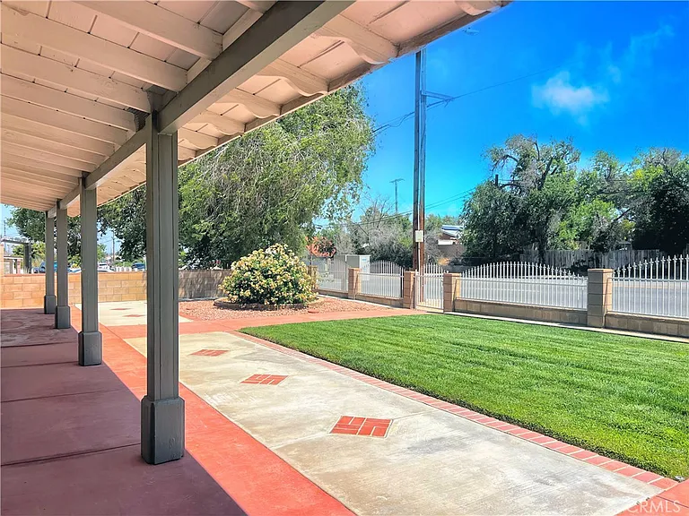 1143 Elizabeth Lake Rd — Photo 3