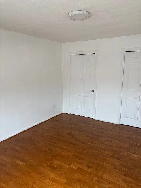 3 bed, 864 sqft, $975 — Photo 2