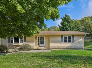 12 Appleby Cir, Mazomanie, WI 53560
