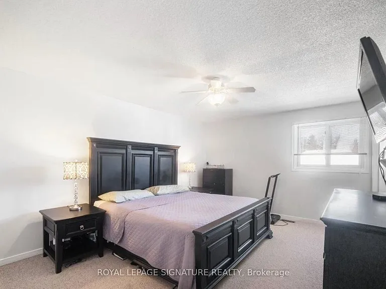 25 Meadowvale Dr #3 — Photo 11
