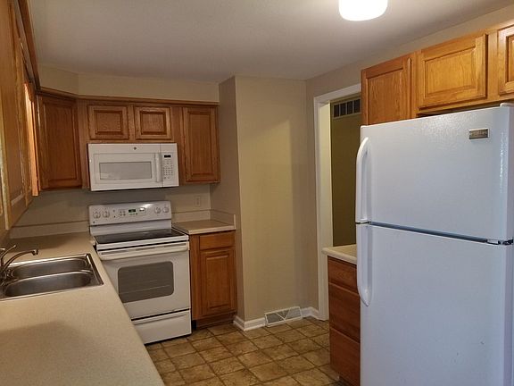 3rd image of 301 4th St
