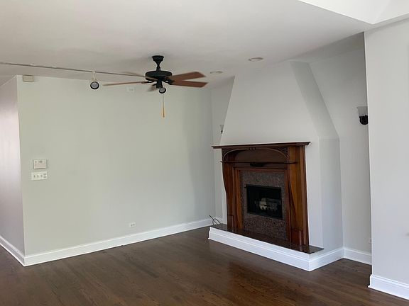 5th image of 7410 N Claremont Ave APT 3