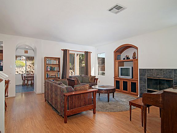 2nd image of 6213 Avenida De Las Vistas Unit 2