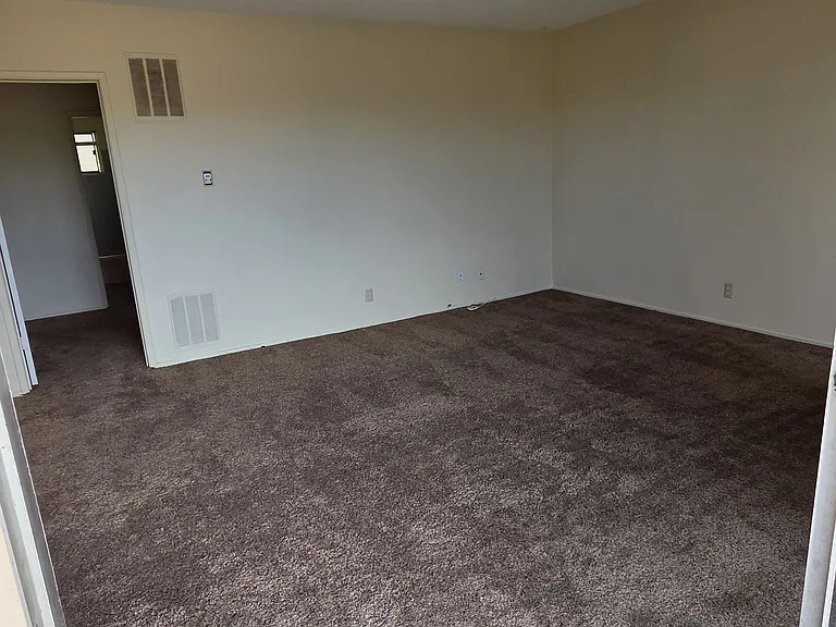 11854 Manor Dr — Photo 18