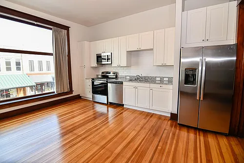 32 W Main St #201 Photo 1