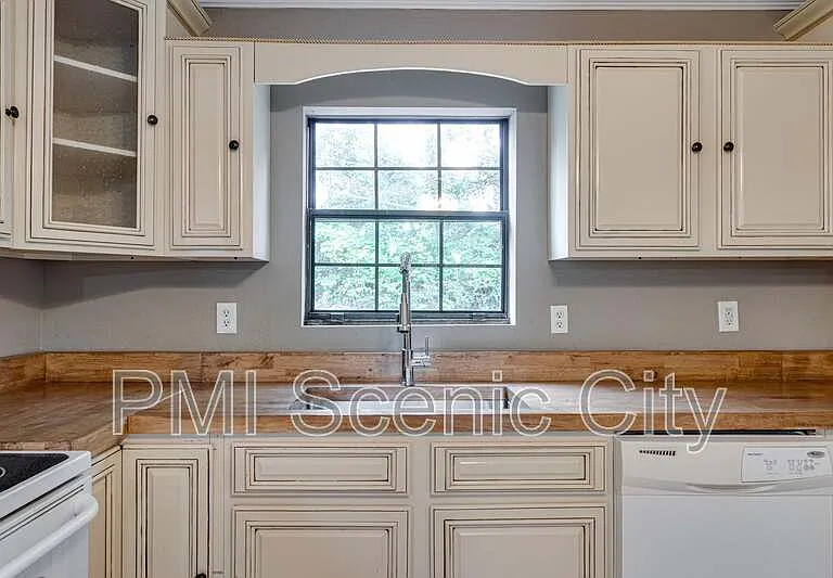 4717 Beverly Kay Dr — Photo 12