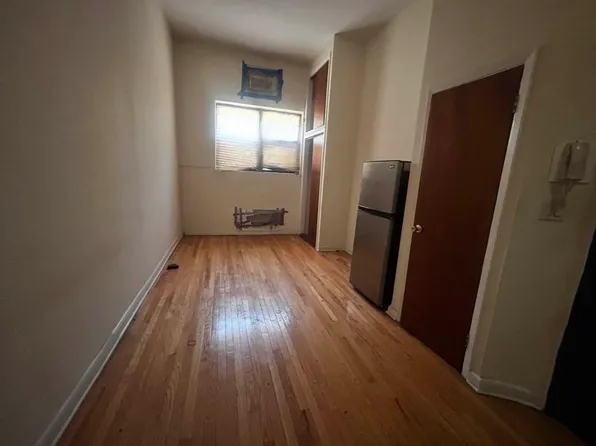 1569 York Avenue image 1 of 7