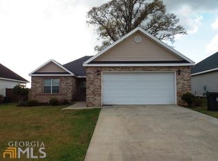 326 Manchester Ln, Byron, GA 31008