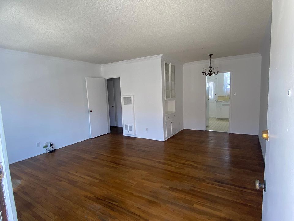 2nd image of 2462 1/2 Corinth Ave