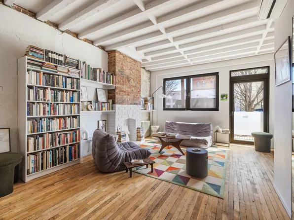 285a Kingsland Avenue image 1 of 13