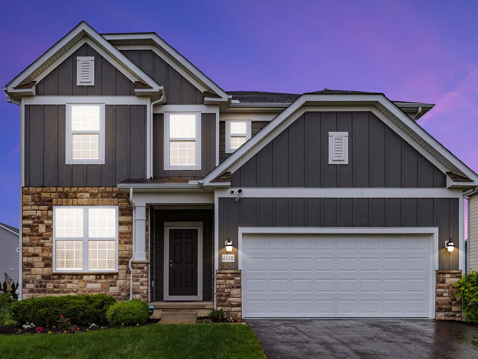 4 bed, 3.5 bath, 4120 sqft, $3,799 — Photo 2