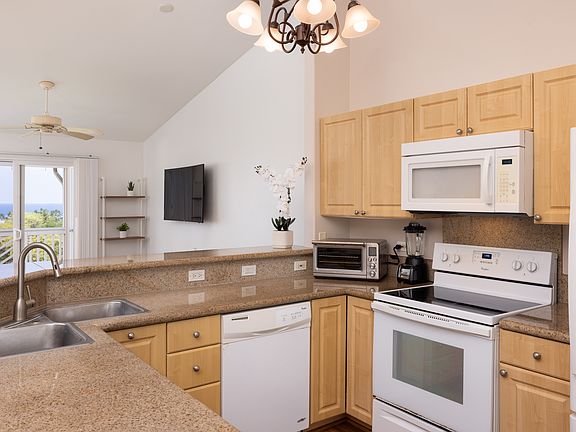 3rd image of 75-6009 Alii Dr APT L23