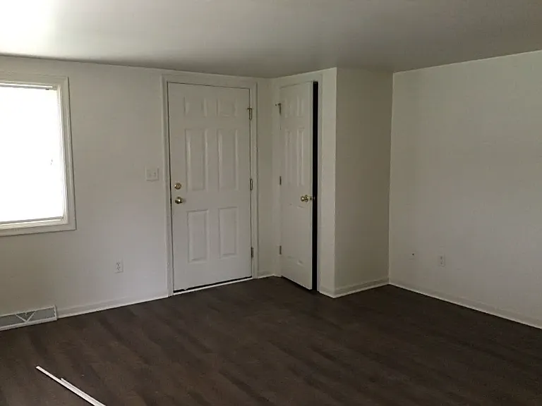 2486 Falling Spring Rd — Photo 3