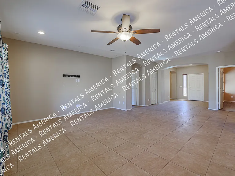 2954 E Coconino Dr — Photo 11