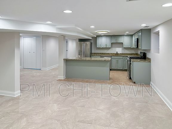 4th image of 2171 W Sunnyside Ave #G