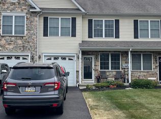 8 Ryan Ct, Telford, PA 18969
