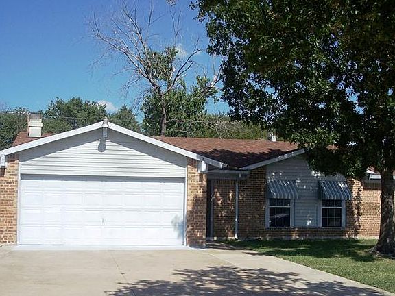 2nd image of 928 Embassy Dr